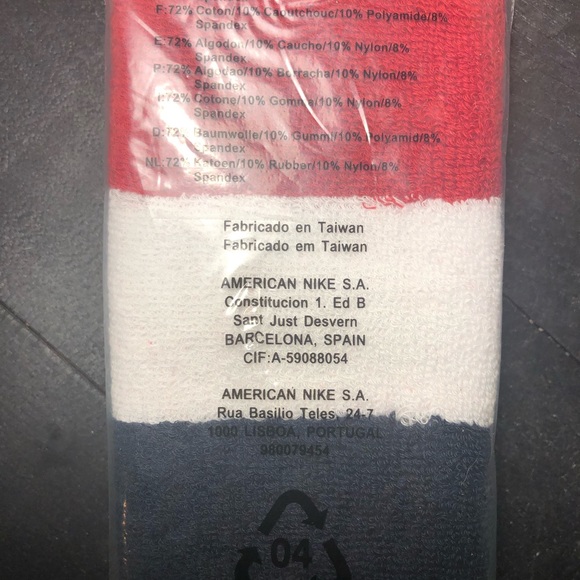 NWT NIKE DOUBLE WIDE SWEATBAND WRISTBANDS - Picture 4 of 4